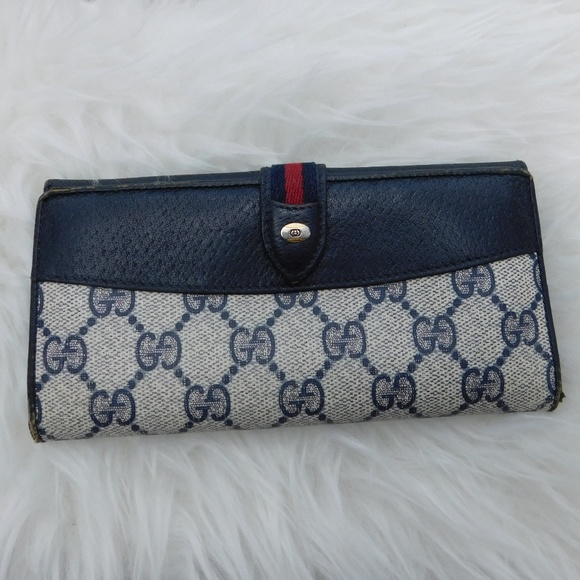 Gucci Handbags - VINTAGE GUCCI SIGNATURE WALLET